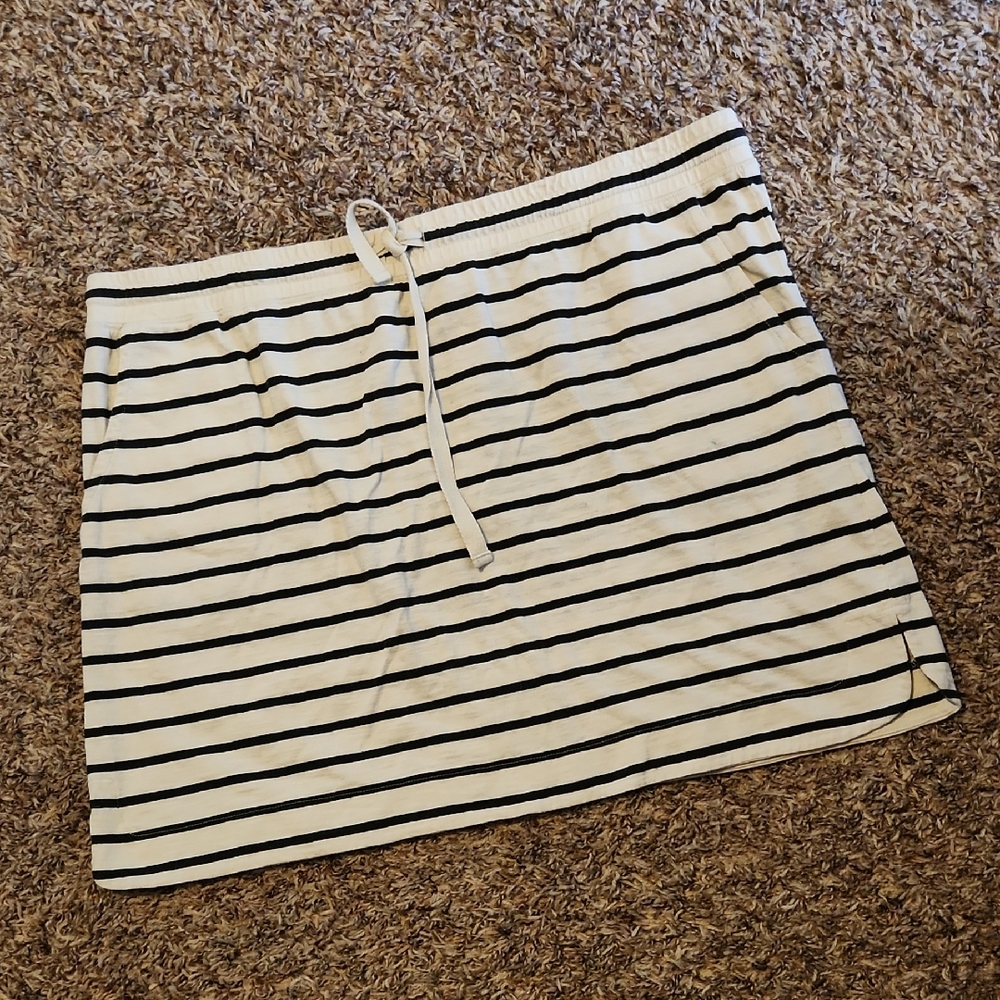 $3/Bundled- Loft Skirt